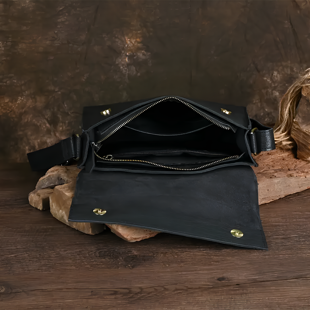 L’Artigiano Leather Bag